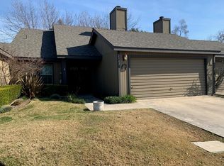 2542 E Tulare Ave, Visalia, CA 93292