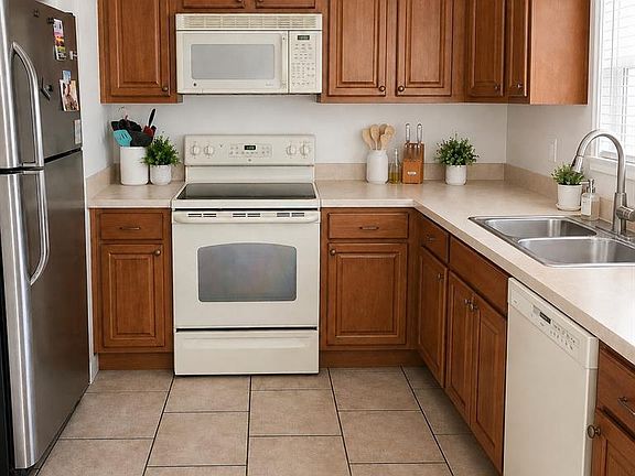3rd image of 1715 9TH AVENUE