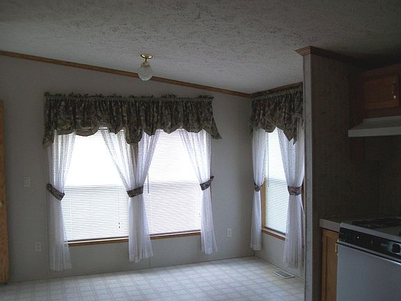 5th image of 8303 Whitehorn Ln