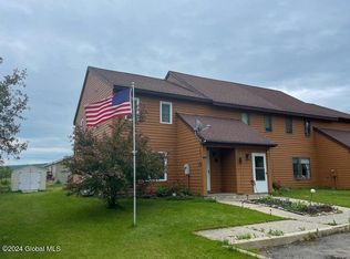 12 Eichen St, Ticonderoga, NY 12883