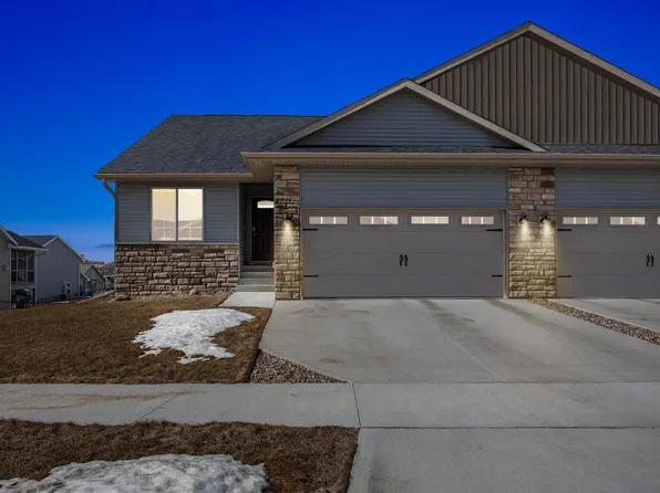 717 Creekside Dr, Tiffin, IA 52340
