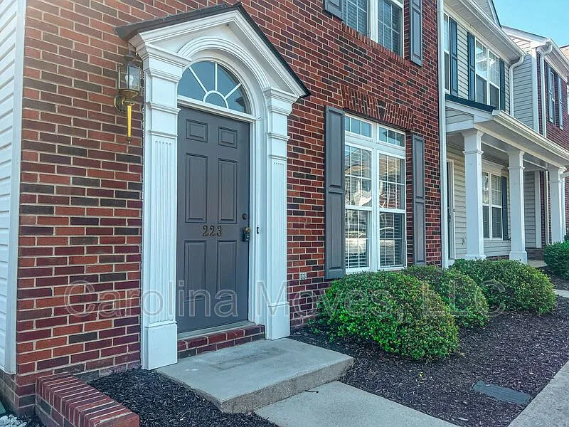2 bed, 2.0 bath, 1440 sqft, $1,495 — Photo 1