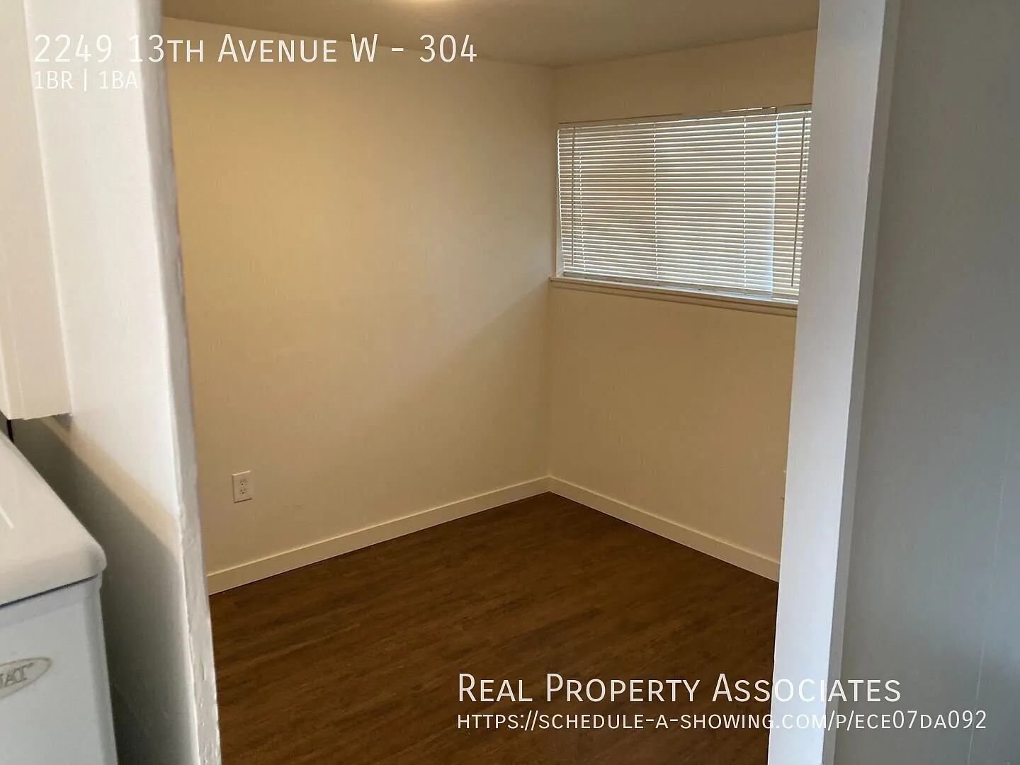1 Bedroom Apartment in West Queen Anne/Interbay — Photo 4