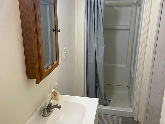 3rd image of 248 Jefferson Ave
