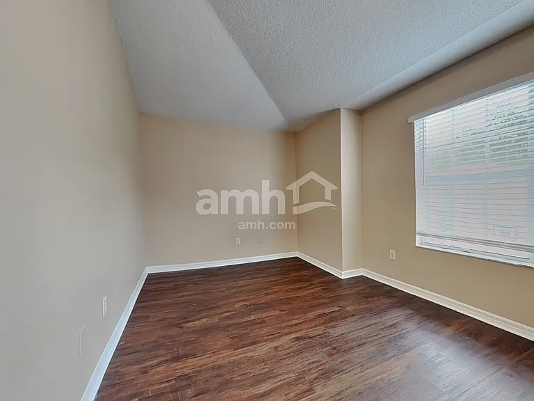 10602 Drayton Ct — Photo 16