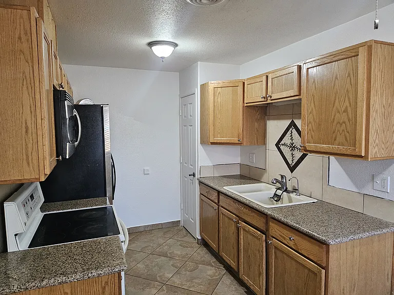 4003 E Moreland St #2 — Photo 8
