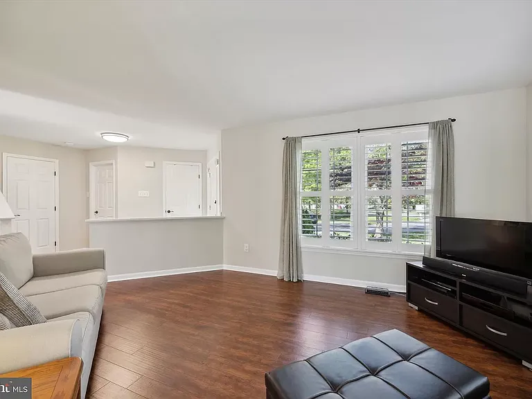 701 Kilduff Ct — Photo 4