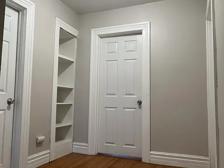 57 Barton St — Photo 11