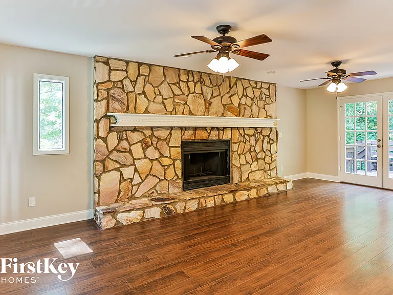 414 Indian Lake Ct — Photo 9