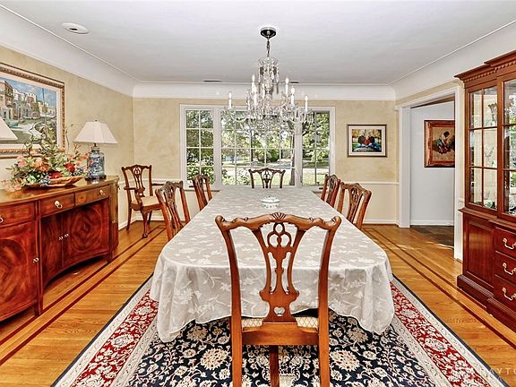 4th image of 7400 Willowbrook Ln