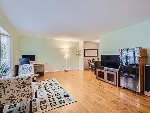 5th image of 136 Scully Dr