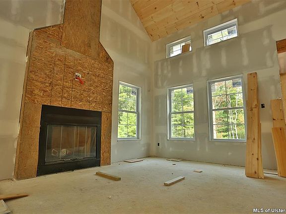 2nd image of 28 Dawson Ln