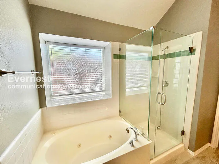 1608 Willow Crk — Photo 11