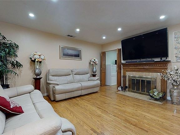 3rd image of 12249 Todd Ct
