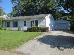 1410 Essex Ct, Normal, IL 61761