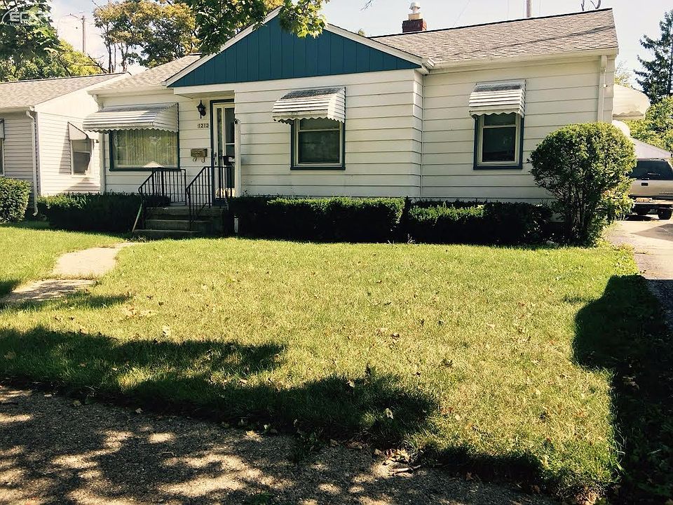 2nd image of 1212 Lavender Ave