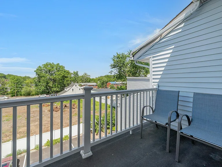 228 Johnson Ave #5 — Photo 12