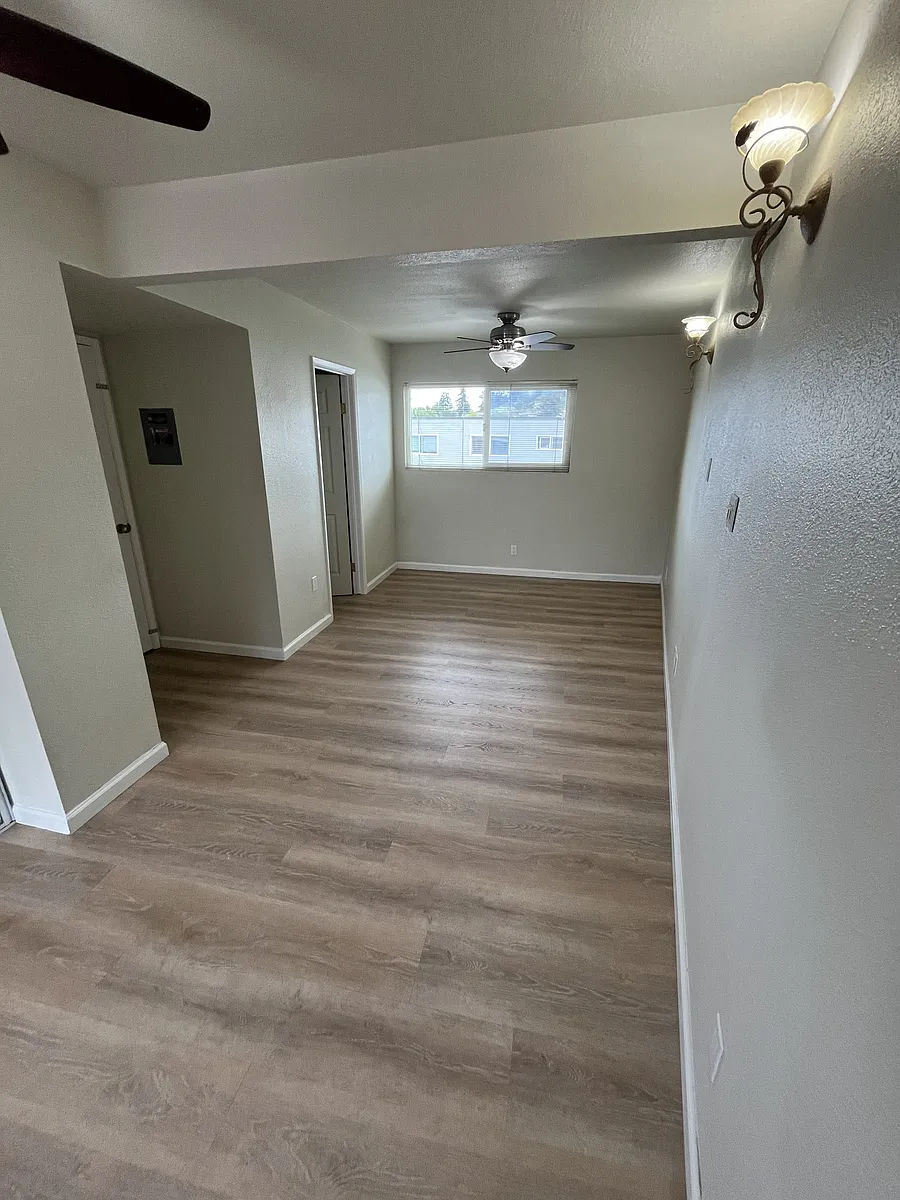 Building Photo - 20394 Park Way #20394