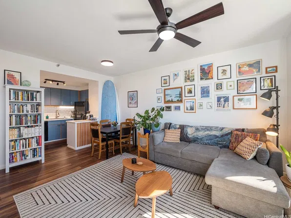 876 Curtis St APT 3302, Honolulu, HI 96813