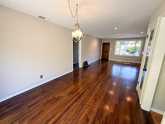 5th image of 2548 San Carlos Ave
