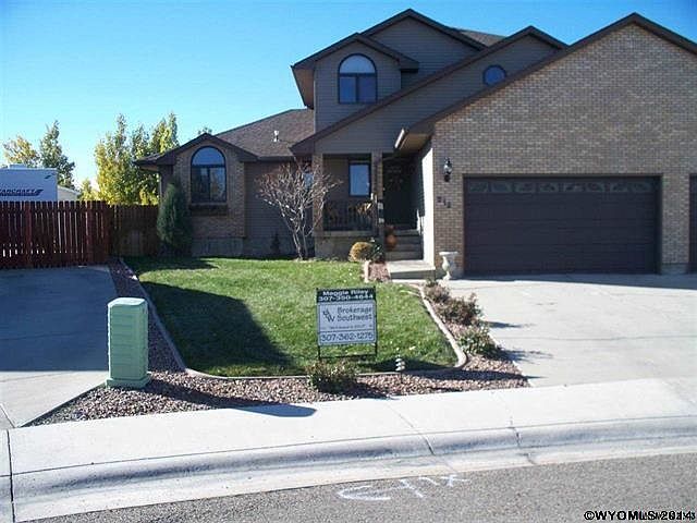 1st image of 212 College Ct