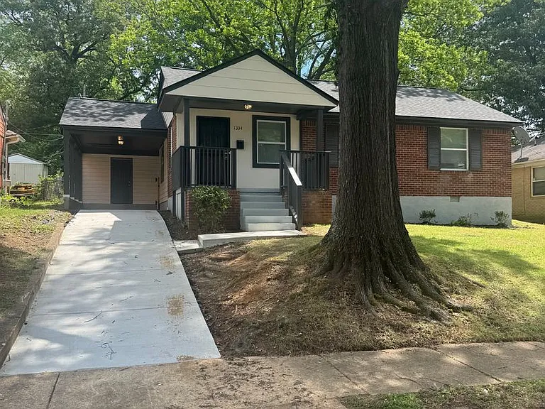 1334 Parkland Rd — Photo 1