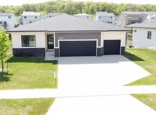 1497 S 100th St, West Des Moines, IA 50266