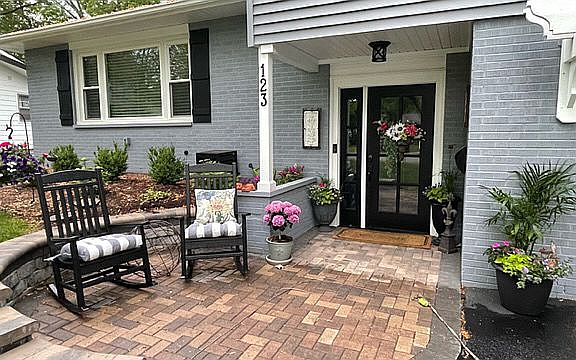 3rd image of 123 Robin Hill Dr