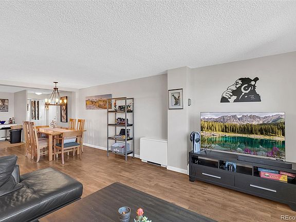 5th image of 2225 Buchtel Boulevard #511