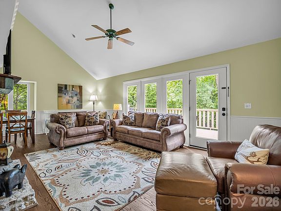 5th image of 209 Dogwood Dr