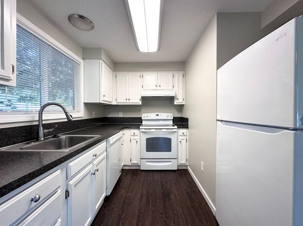 840 SE Francis Ave #0