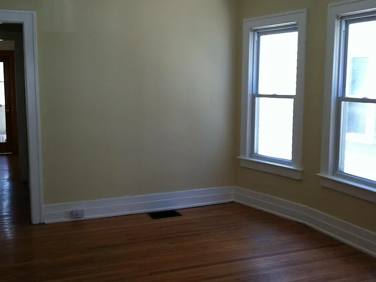 19 Russell St #LOWER — Photo 13