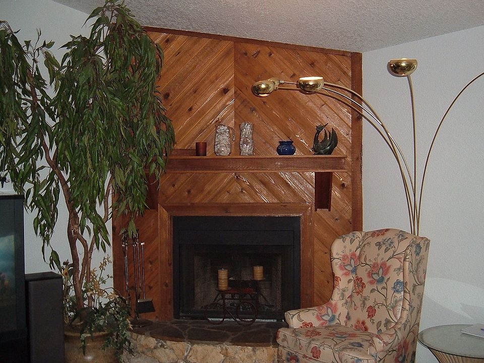 2nd image of 449 E Crossbeam Cir