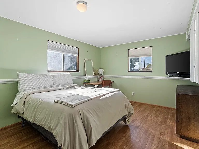 703 Guernsey St — Photo 10