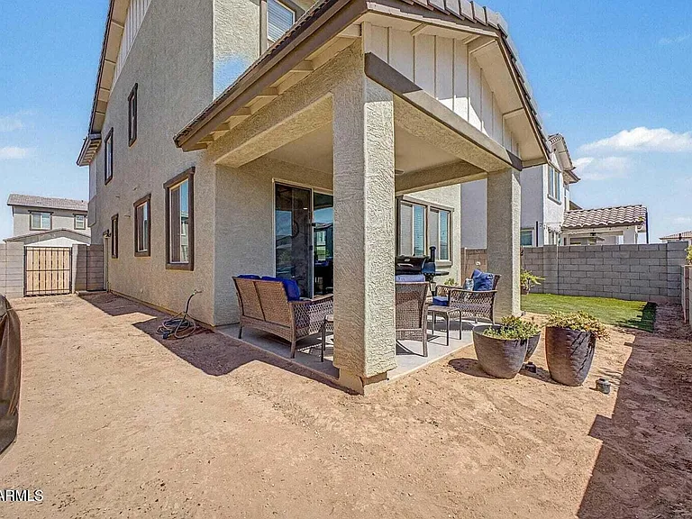 1033 S 150th Dr — Photo 24