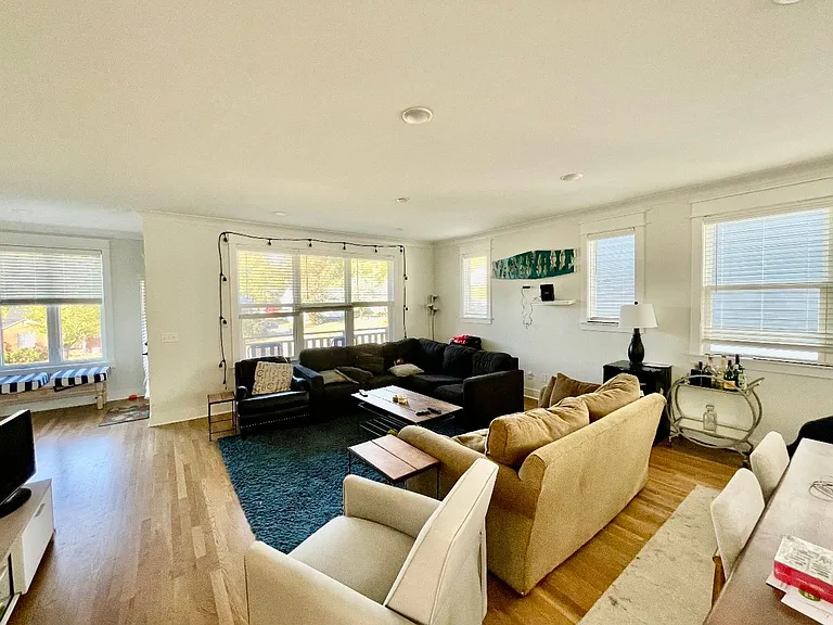 530 Edwin St #3 — Photo 4