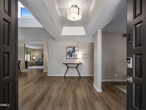 3rd image of 5353 N LA PLAZA Circle