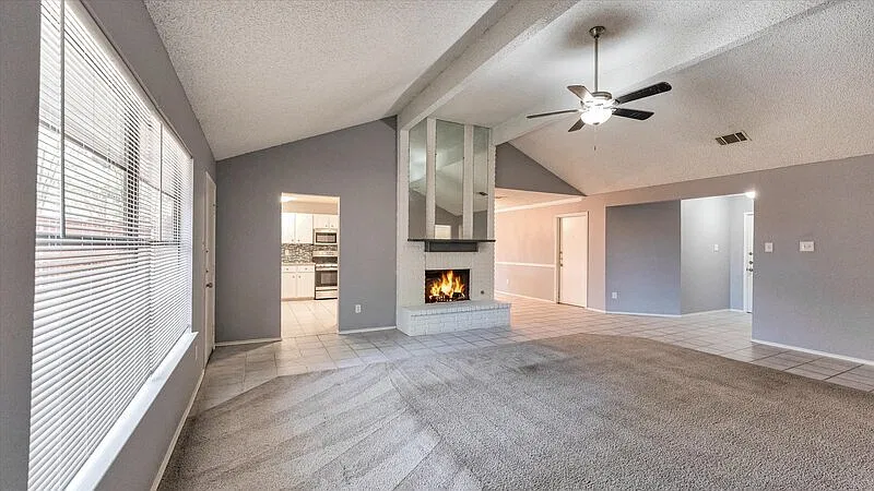 9903 Royal Hunt - 1 — Photo 4