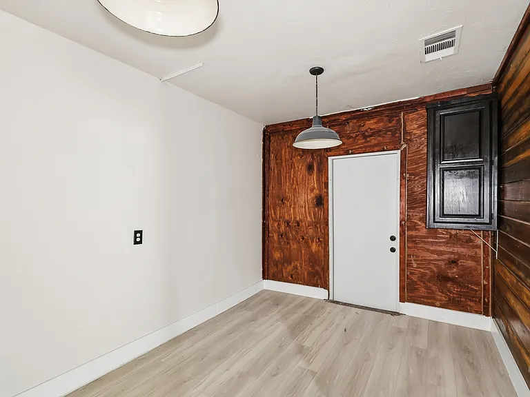 1002 Mardi Gras Ln — Photo 27