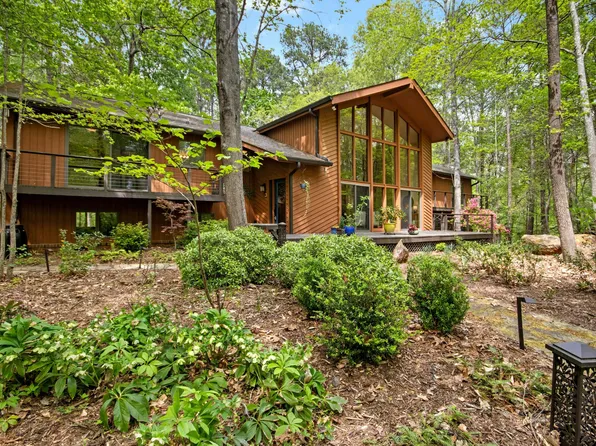 673 Brookview Dr, Chapel Hill, NC 27514