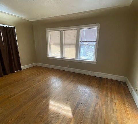 2nd image of 3112 W Glendale Ave