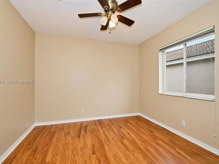 1530 Canary Island Dr — Photo 11