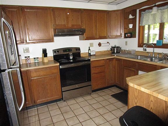 5th image of 1040 Fox Dr