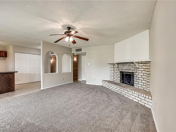 4th image of 700 Hill Haven Dr