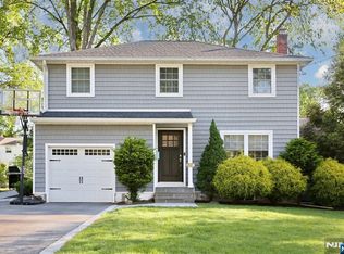 214 Concord Dr, River Edge, NJ 07661