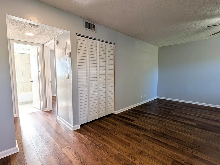 2301 SE 4th St #15 — Photo 9