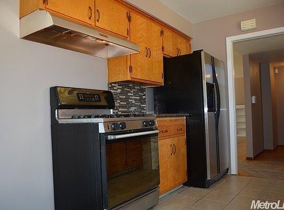 5th image of 2041 Wakefield Way