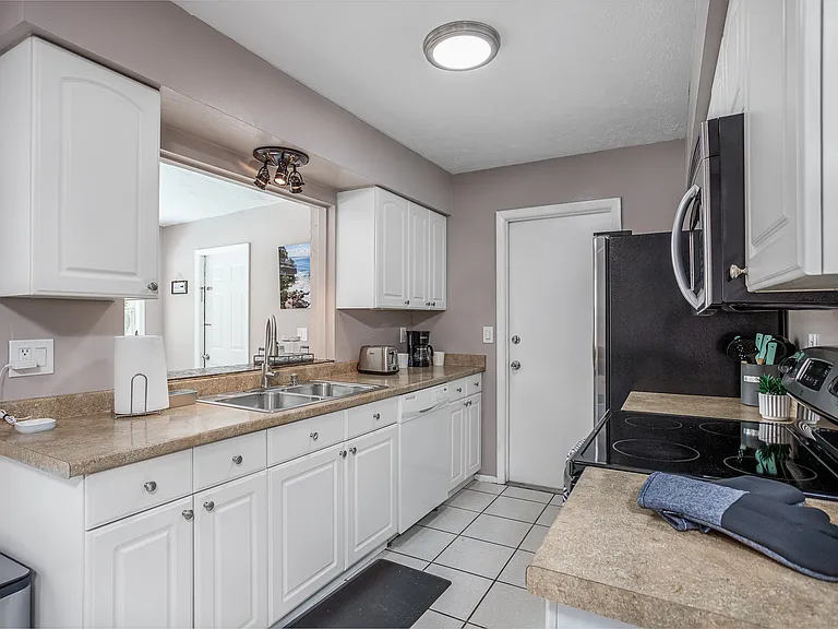 5876 Countrywood Dr — Photo 13