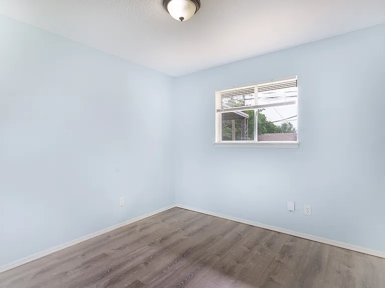 236 S Norman Ave — Photo 7