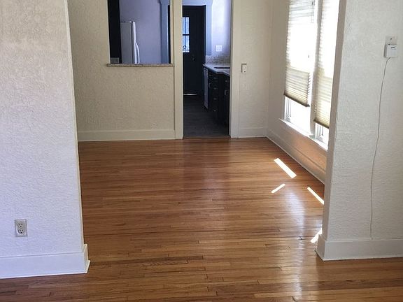 4th image of 4211 Swift Ave